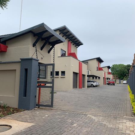 66 Dorp Street Apartment Polokwane Esterno foto